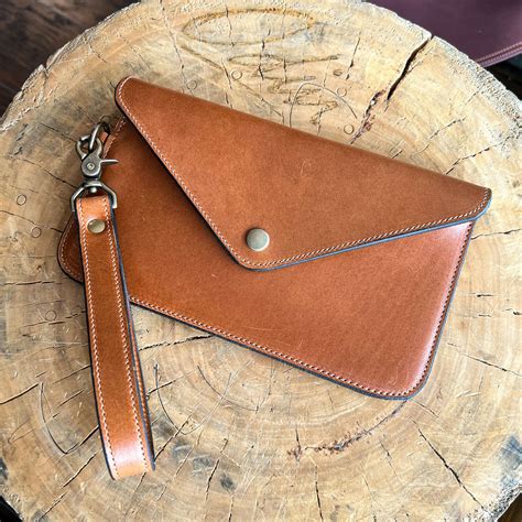 Elle Clutch – Odin Leather Goods