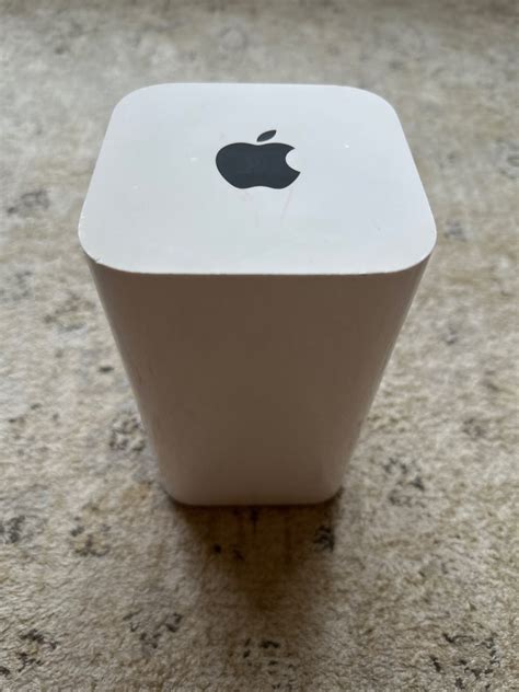 Apple AirPort Extreme Model A1521, 電腦＆科技, 電腦周邊及配件, 其他 - Carousell