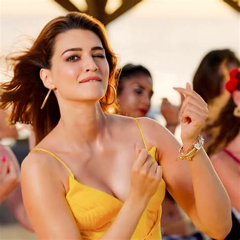 Kriti sanon🔥 : r/SuperModelIndia