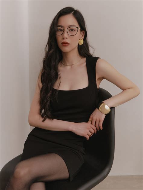 Платье мини на широких бретелях :: LICHI - Online fashion store