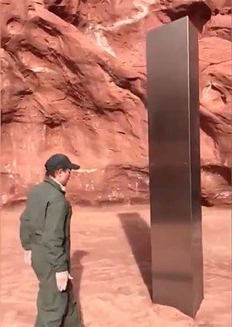 Создать мем "космическая одиссея 2001 года монолит, monolith mystery ...