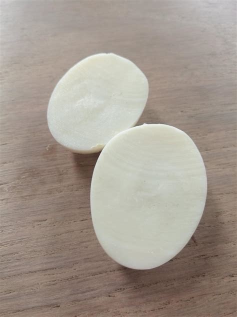 This egg has no yolk : r/mildlyinteresting