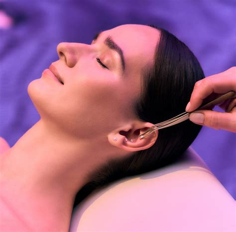 Le traitement facial avec Shiatsu que les actrices prouvent devant les