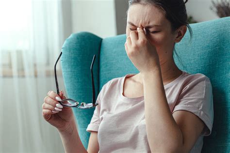 Ocular Migraine: Causes, Symptoms, and Treatment