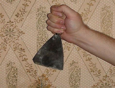 Как снять старые бумажные обои