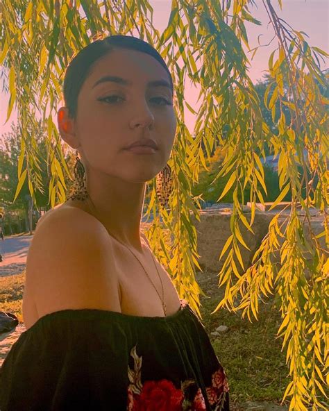 Mia Sanchez (Singer) Wiki, Biography, Family, Facts, Boyfriend, and ...