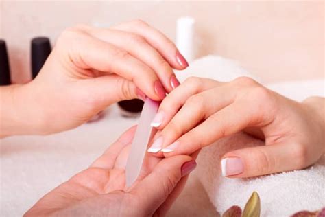 manfaat manicure pedicure   melakukannya  rumah