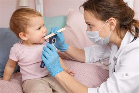 Aphten im Hals - Symptome, Ursachen & Behandlungsmethoden