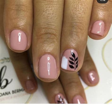 Pin de adhesivos_artesanales_tamara en semipermanente | Uñas