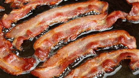 This No-Splatter Bacon Hack Changes Everything
