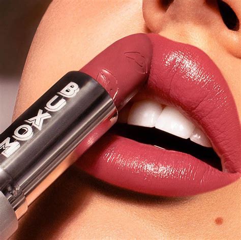 Buxom Cosmetics Review 2023 - Is it Worth the Hype?
