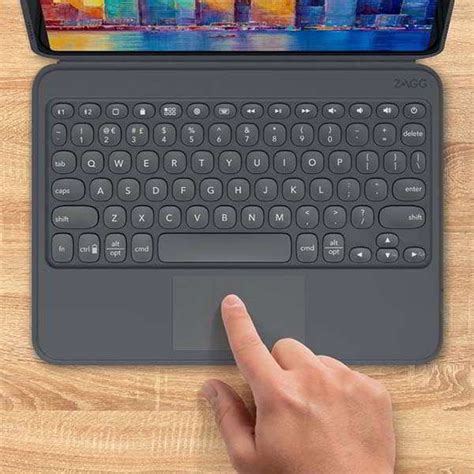 zagg pro keys ipad wireless keyboard  trackpad  detachable case