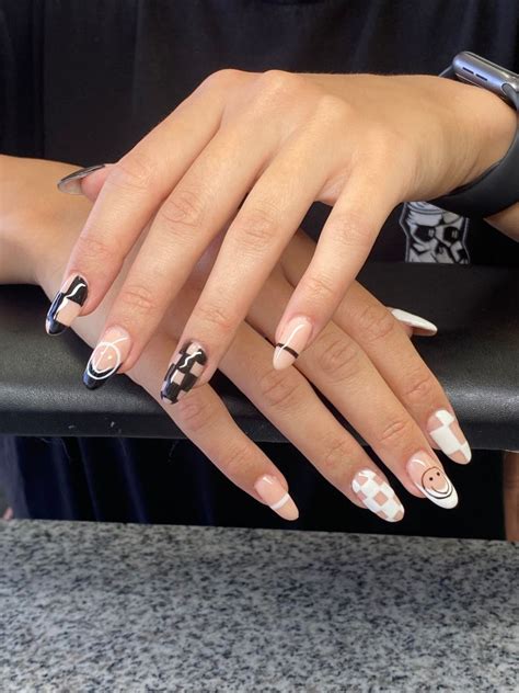 Meet Ady Napalm | Nail tech/nail artist - SHOUTOUT SOCAL