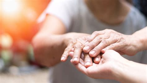 Essential Tremor - Symptoms, Diagnosis, Treatment