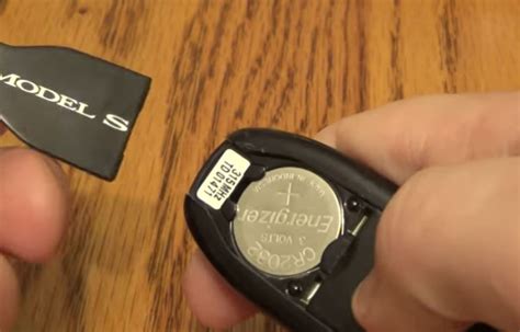 EASY: Tesla Model S Key Fob Battery Change – Automotive Roar