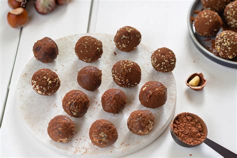 ПП конфеты из фиников – простой и вкусный рецепт, как приготовить пошагово