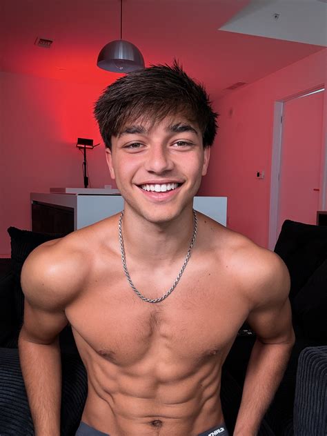 Big flex | Onlybrad Clips | Facebook