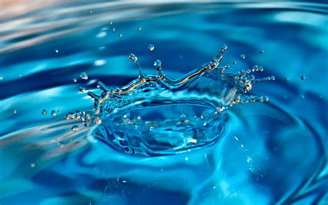 Японцы разобрались в причинах уникальности свойств воды