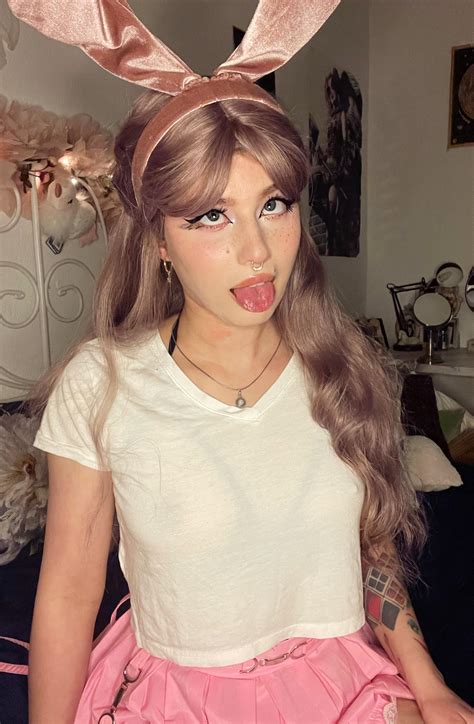 Bunny girl Ahegao | Scrolller