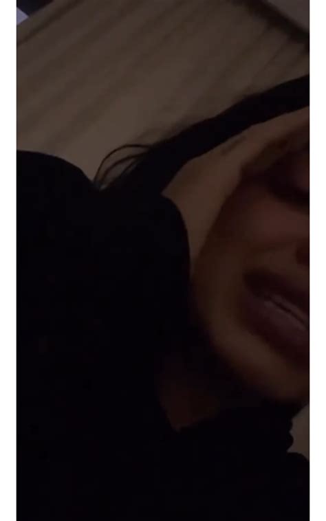 Foto: Mirella apareceu chorando e reclamou da exposição de sua vida