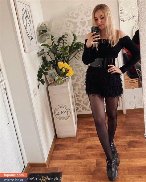 unoangryone aka veronicadeep01 Nude Leaks OnlyFans - Faponic