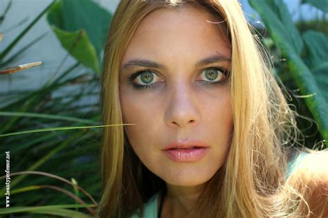 Beauty Professor: Rouge Bunny Rouge Raw Garden in Chronos LE Eye Shadow ...