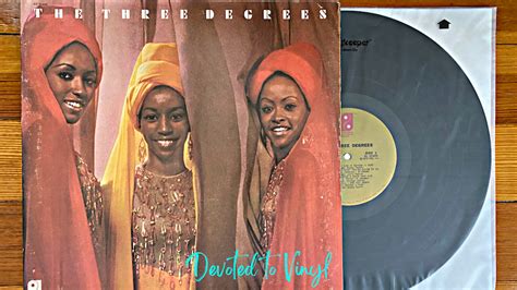 15 Black Female Singers of the 70s That Are Unforgettable