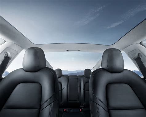 Así luce el interior del Tesla Model 3: minimalismo puro - Repsodia