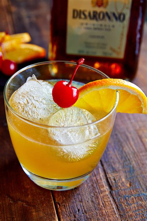 Amaretto Sour - Craving Tasty