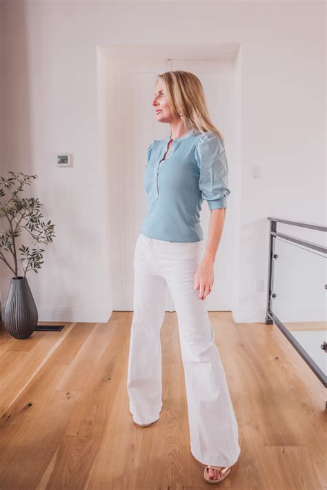 10+ Tops That Make You Look Slimmer For An Instant Confidence Boost!