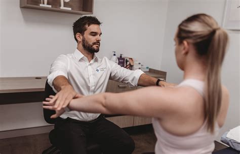 Top Physio Solutions for Shoulder Impingement Recovery
