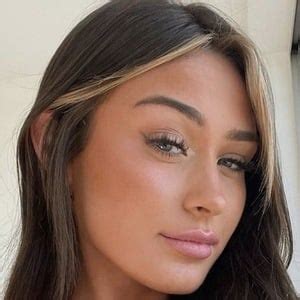 Mckinley Richardson - Age, Family, Bio | Famous Birthdays