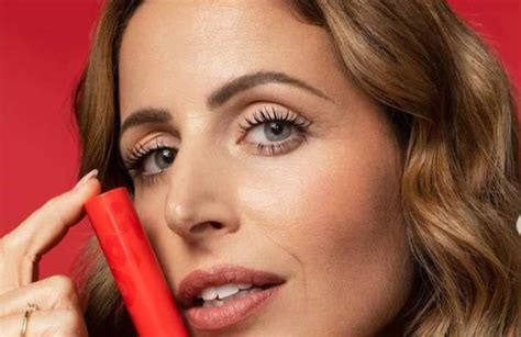 Clio Makeup: l'esperta rivela cosa ne pensa del prodotto più cool del ...