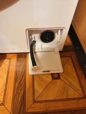 Машинка haier hw60-12829a вылезла ошибка е1 по инструкции сказано ...