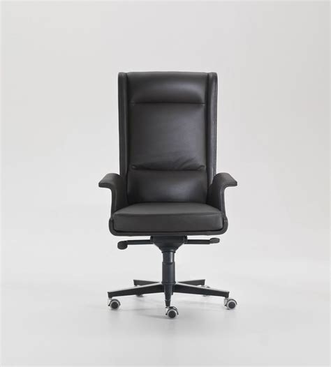 Pin by Dai_tudou on 家具 | Chair, Furniture design chair, Armchair design