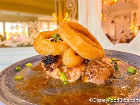 REVIEW: We're Trying NEW Menu Items at The Plaza Restaurant in Magic
