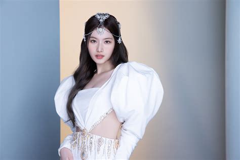 Watch: Momo, Mina, And Sana To Debut As TWICE's First-Ever Unit MISAMO