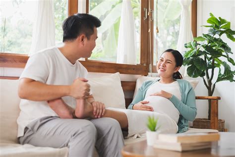 How Husband Treats Pregnant Wife for 9 Months Goes Viral: 'Up All Hours ...