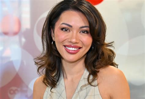 Shirly Karvinen kertoo mitä hänen olisi pitänyt tehdä miehen kanssa rahasta