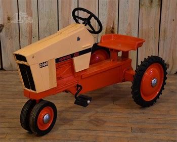 1970 CASE 1070 AGRI-KING PEDAL TRACTOR BY ERTL Collectibles Auction ...