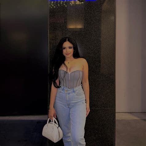 Stephanie V's Amazon Page