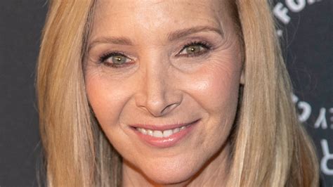 Lisa Kudrow Has A Bonkers Theory About Why Phoebe Has A Twin On Friends