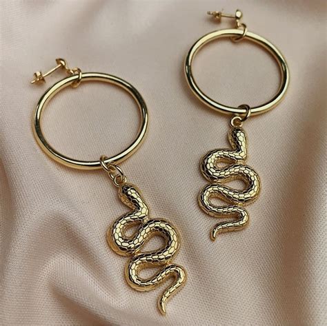 Pin by Екатерина Третьякова on украшения | Heavy silver chain, Hand ...