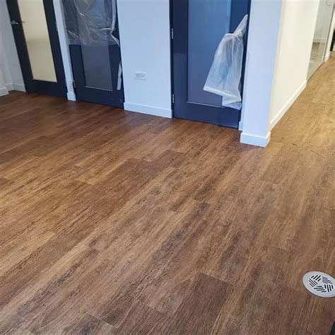 Commercial Laminate Flooring | Hardwood Laminate Installers