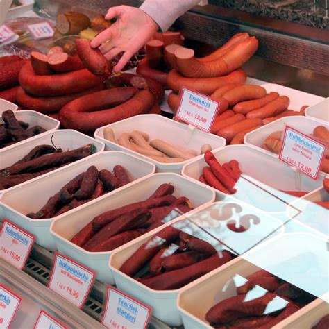 Смята се, че може да има конско месо в храни, които се продават в 16 ...