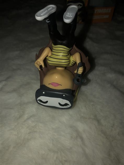 Heyimbee do a handstand : r/Youtooz