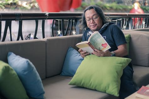 Mimpi-Mimpi Moammar Emka Jelang Usia Setengah Abad