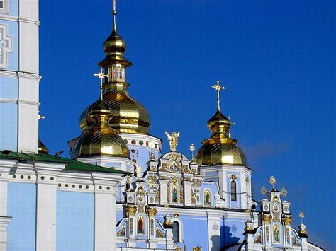 Храмы киева. Основной цвет обоев: Фиолетово-синий Крайола