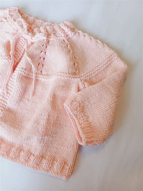 Casaquinho De Tricô Para Bebê De 3 A 6 Meses - Casaquinho de Tricô Rosa em Lã Tamanho 3 a 6 Meses | Elo7