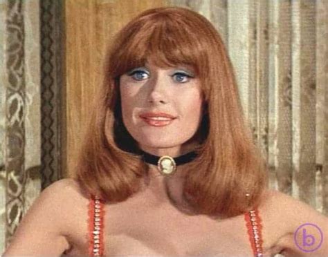 Robyn Hilton Biography, Wiki, Age, Height, Boyfriend & More - Social